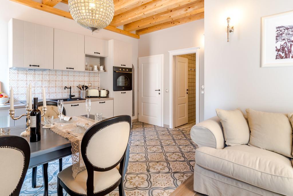 Heritage Suites Zanini フヴァル エクステリア 写真